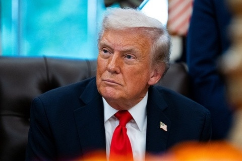 在美国以停止军事支持相威胁，迫使乌克兰接受一项美俄和平协议之际，乌克兰总统弗拉基