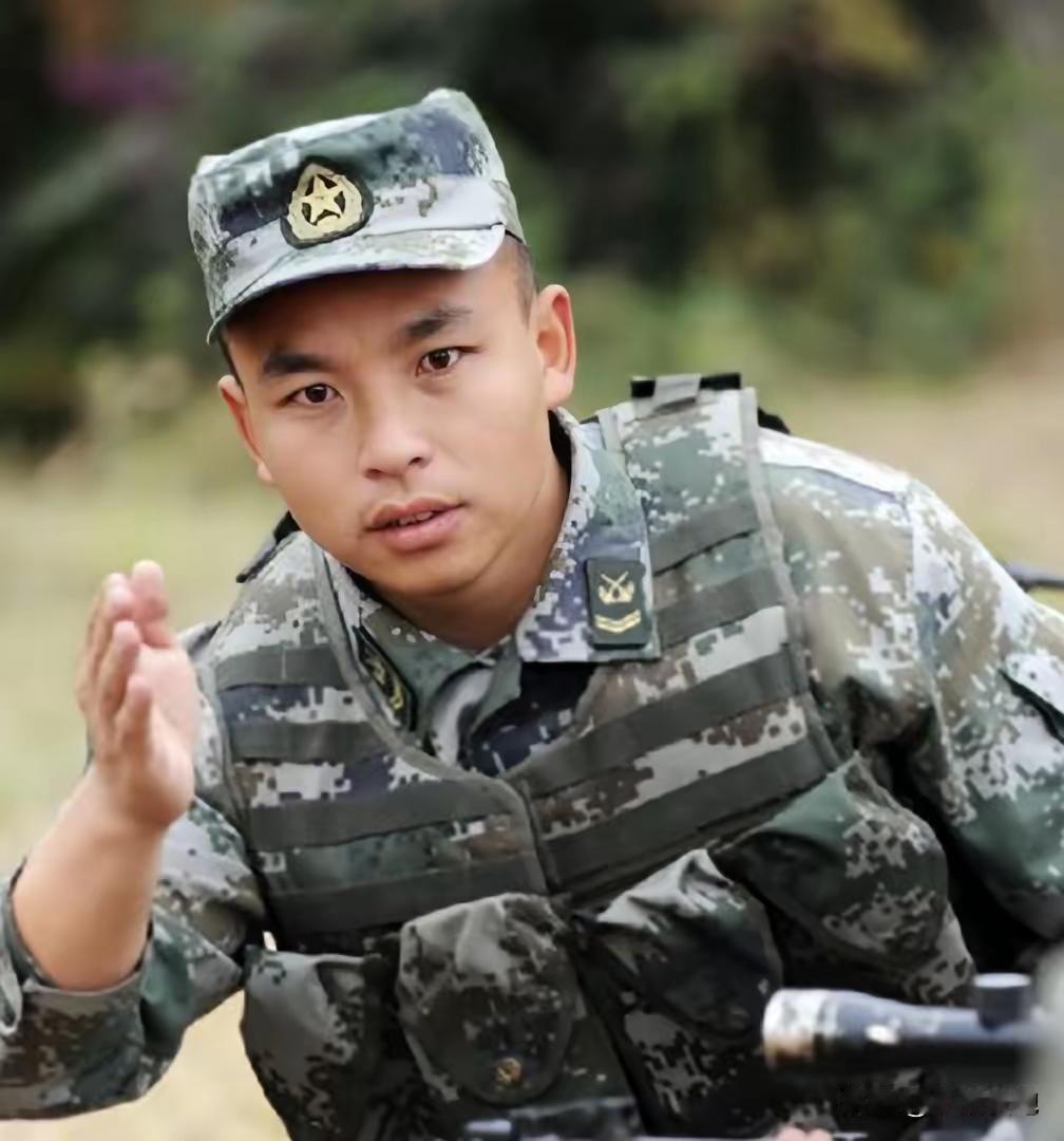 何祥美，男，汉族，73653部队原某分队分队长，1981年10月出生于江西崇义，