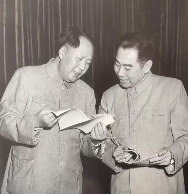 1955年全军大授衔时，中央军委遇到了难题，硕果仅存的3000多名老红军因文化素