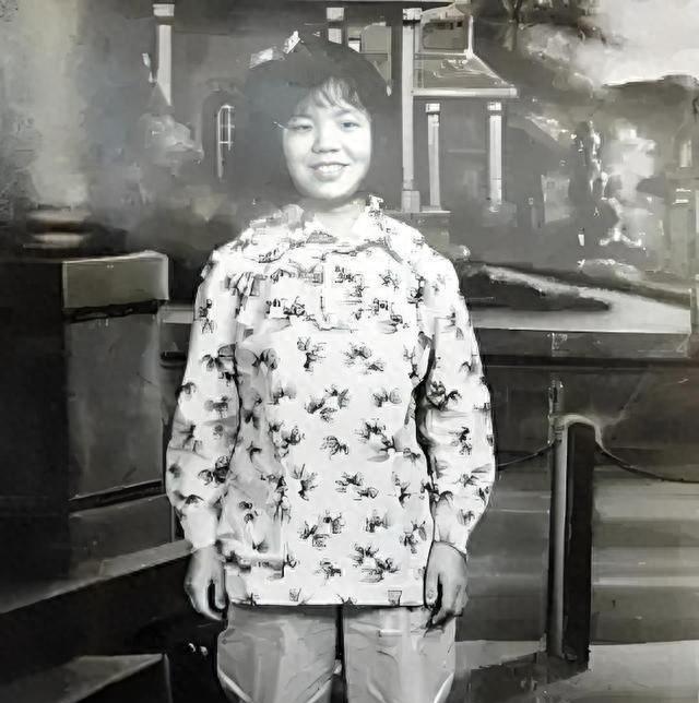 1946年蔡孝乾带个14岁姑娘来台湾，说她是表妹，还给她办了假户口叫“邓莉”。这