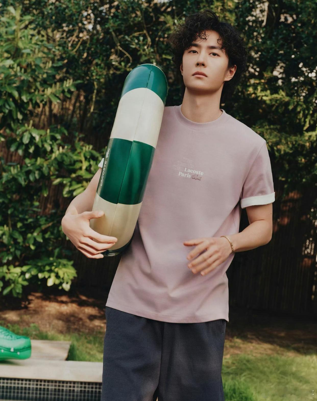 1.陈晓和陈妍希谈恋爱的时候，他给陈妍希过的第一个生日，送了个快三百万全钻的卡地