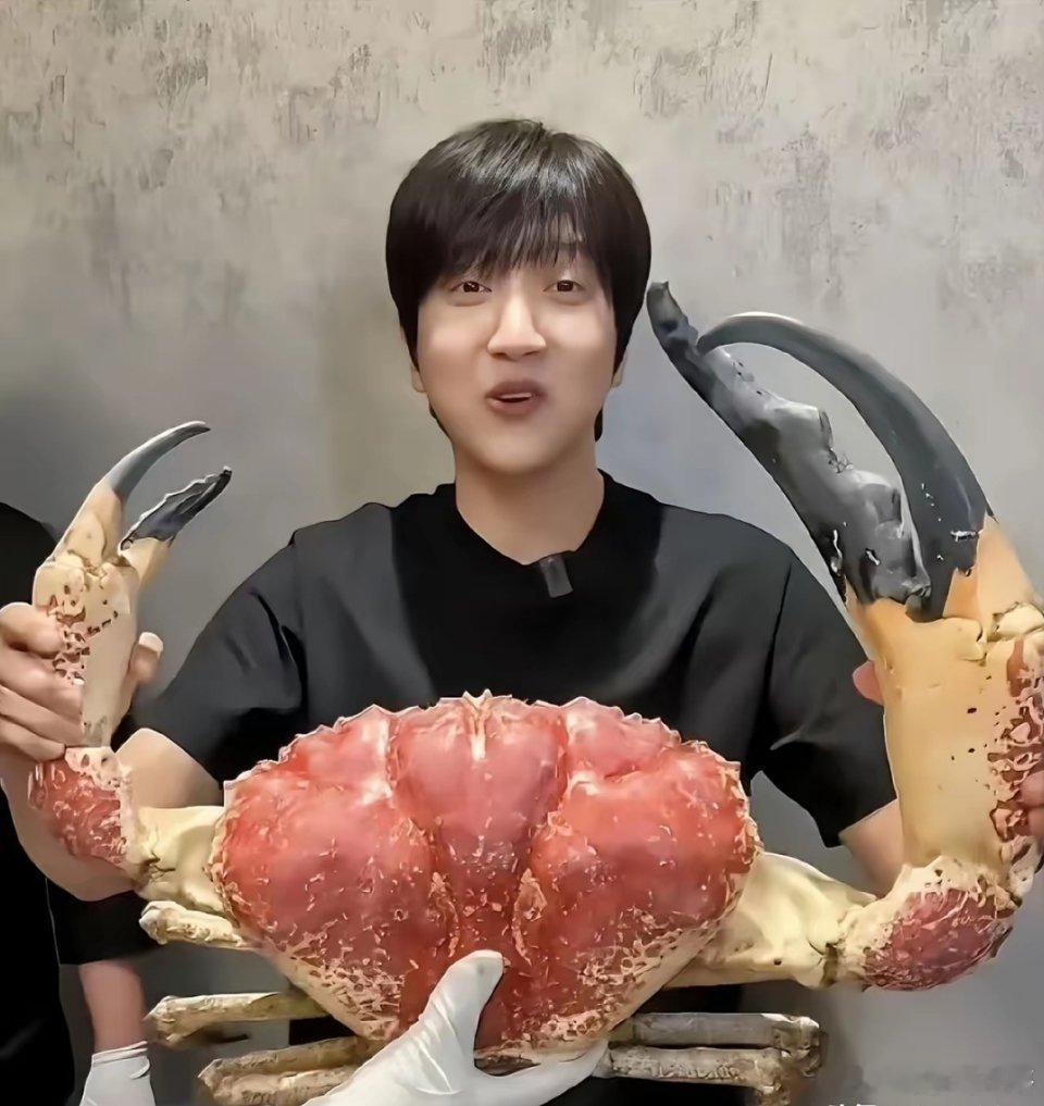 果然，越有钱的人越抠不信你看4000万粉丝的网红白冰明明一条20秒的广告就能赚6