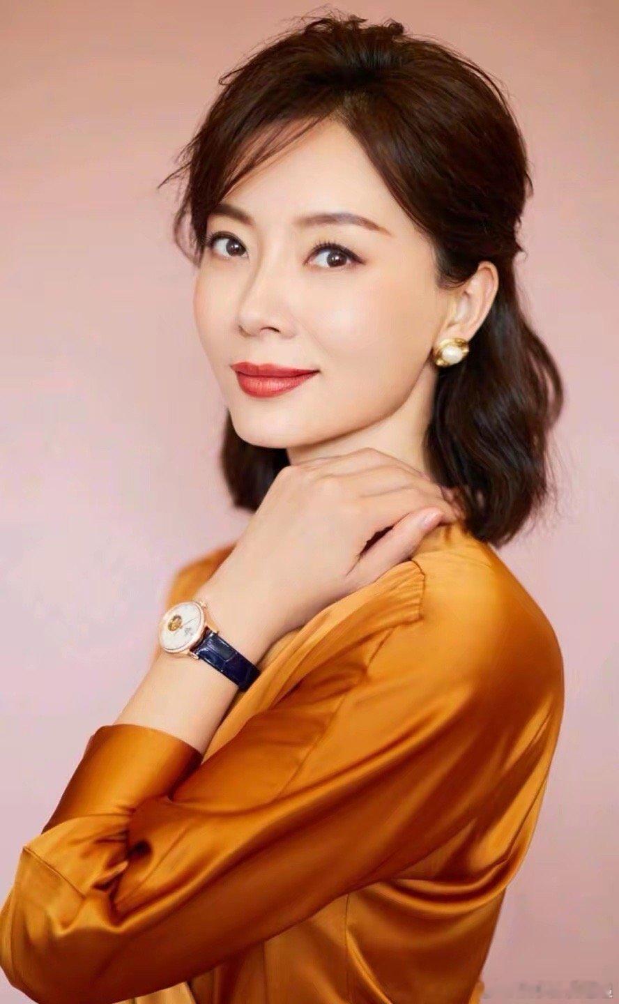 陈数在节目里说自己跟老公赵胤胤把地球仪吃成菜单，结果胃先罢工。两年里她连苹果都不