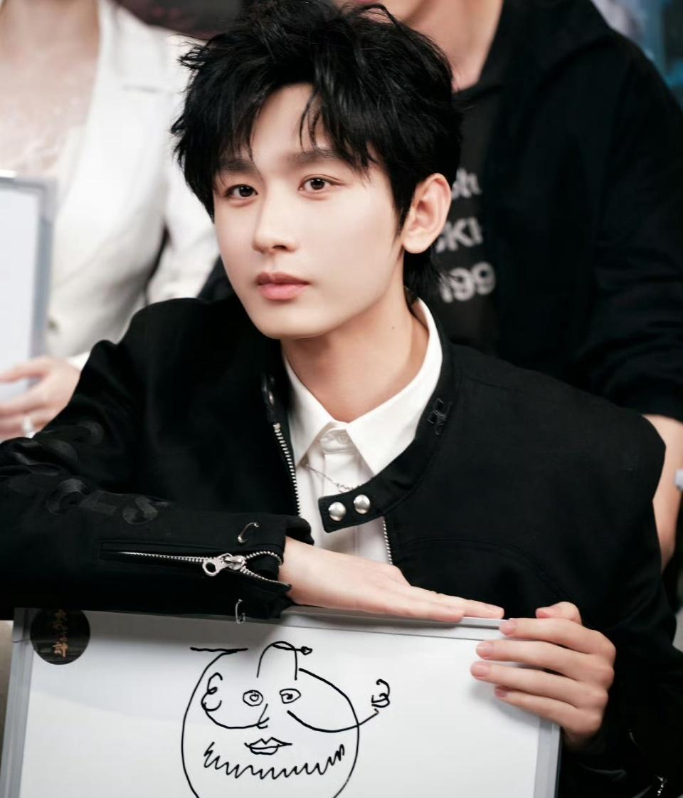 在急速变化的时代，你始终清醒地知道自己要什么，这份定力源于强大的内心@成毅成