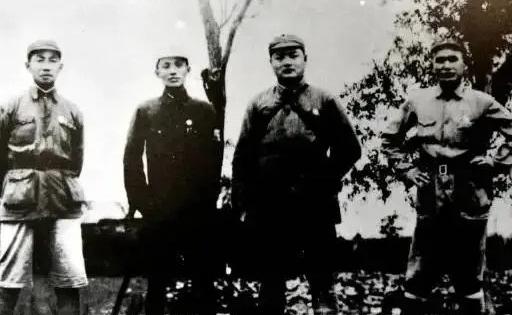 1941年，新四军击毙了100多名日军，不久，日军派人来索要尸体，罗炳辉笑道："