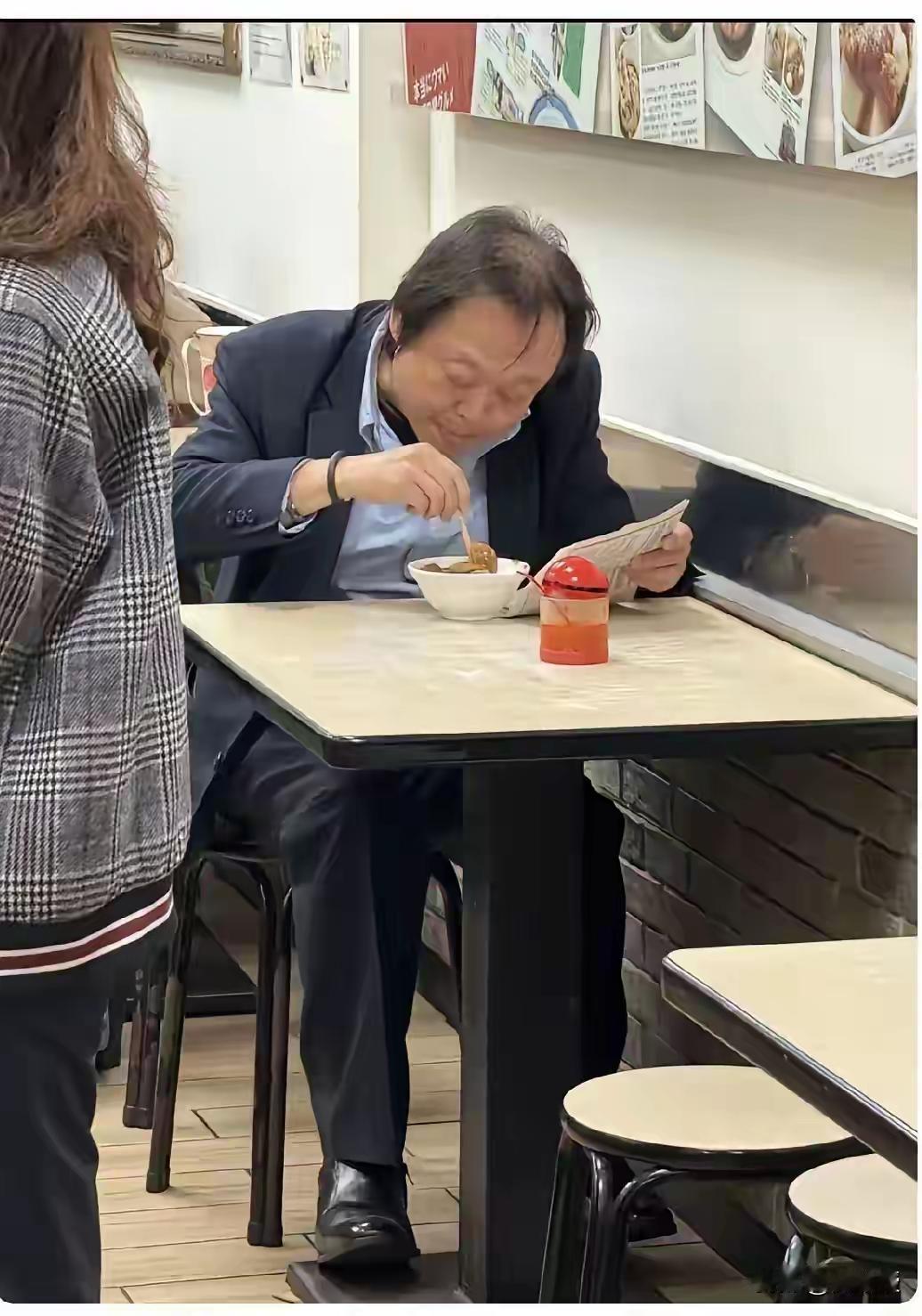 问世坚，情为何物？没出息！[捂脸哭][捂脸哭]