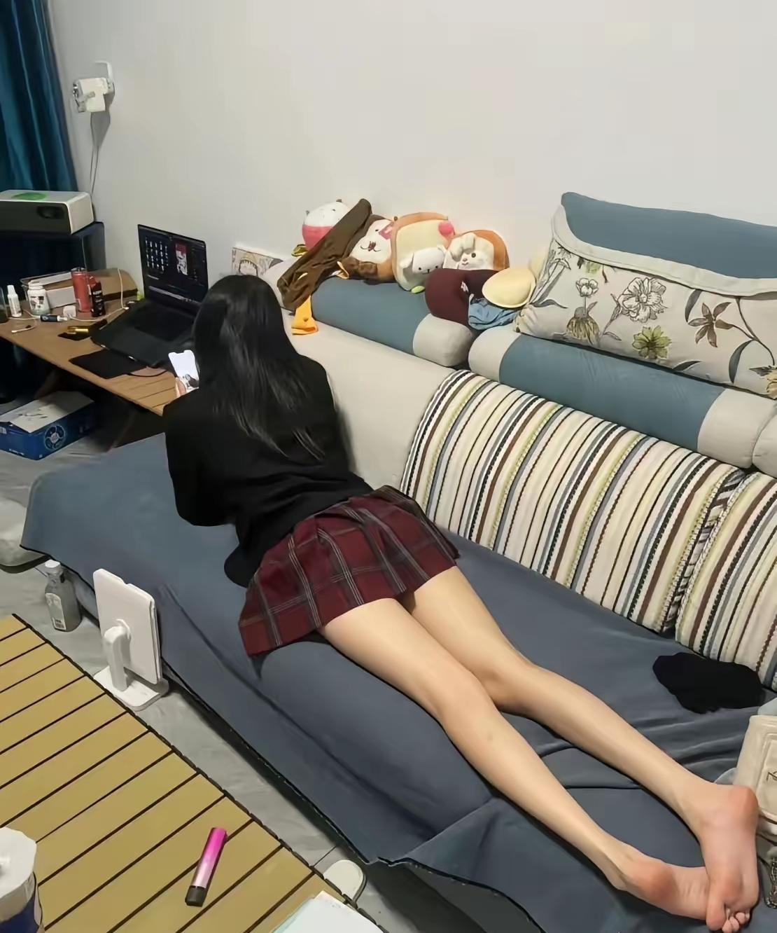 男朋友拍的，这么看着自己也是妥妥的大长腿呀哈哈，怪不得他那么喜欢