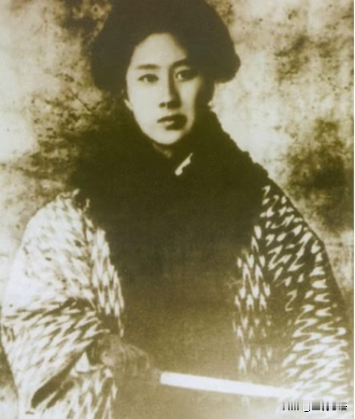 150年前的今天，旧中国诞生了一位传奇女侠！她叫秋瑾，鉴湖女侠。本是养尊