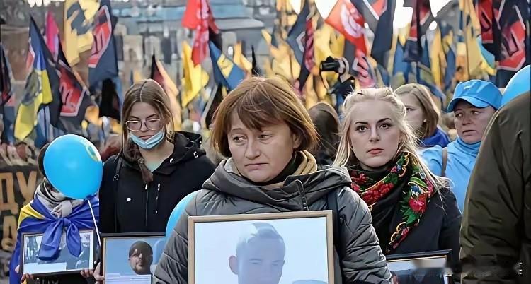 乌克兰人民值得同情吗？当年走上街头游行的是他们；选演员当总统的也是他们；开打