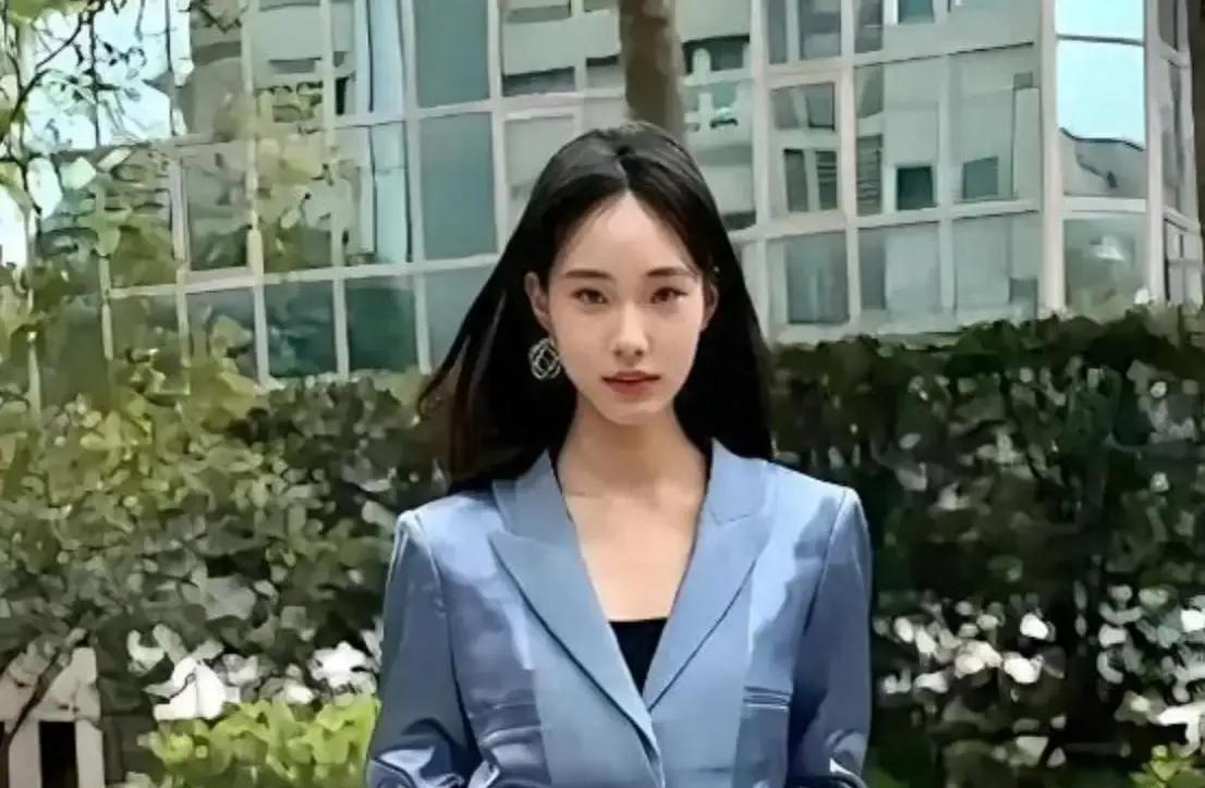16岁少女一句英语母语翻车，千万代言瞬间蒸发，星二代教育问题谁来买单？2023