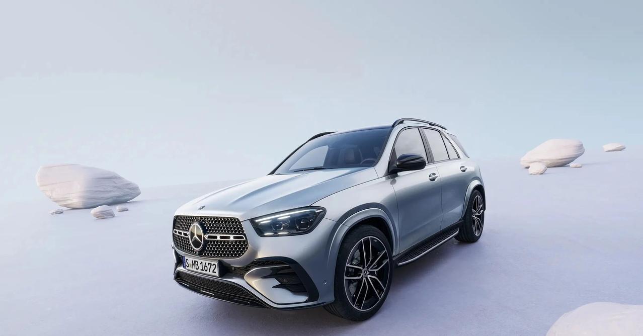 国产加长、三叉星灯效！全新奔驰GLE要来了，定价成关键眼见国产宝马X5在市场上势