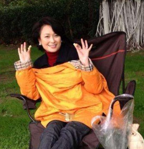 听说左翎现在住在广州珠江新城，每天操心的是小区里的儿童阅读角该怎么布置...