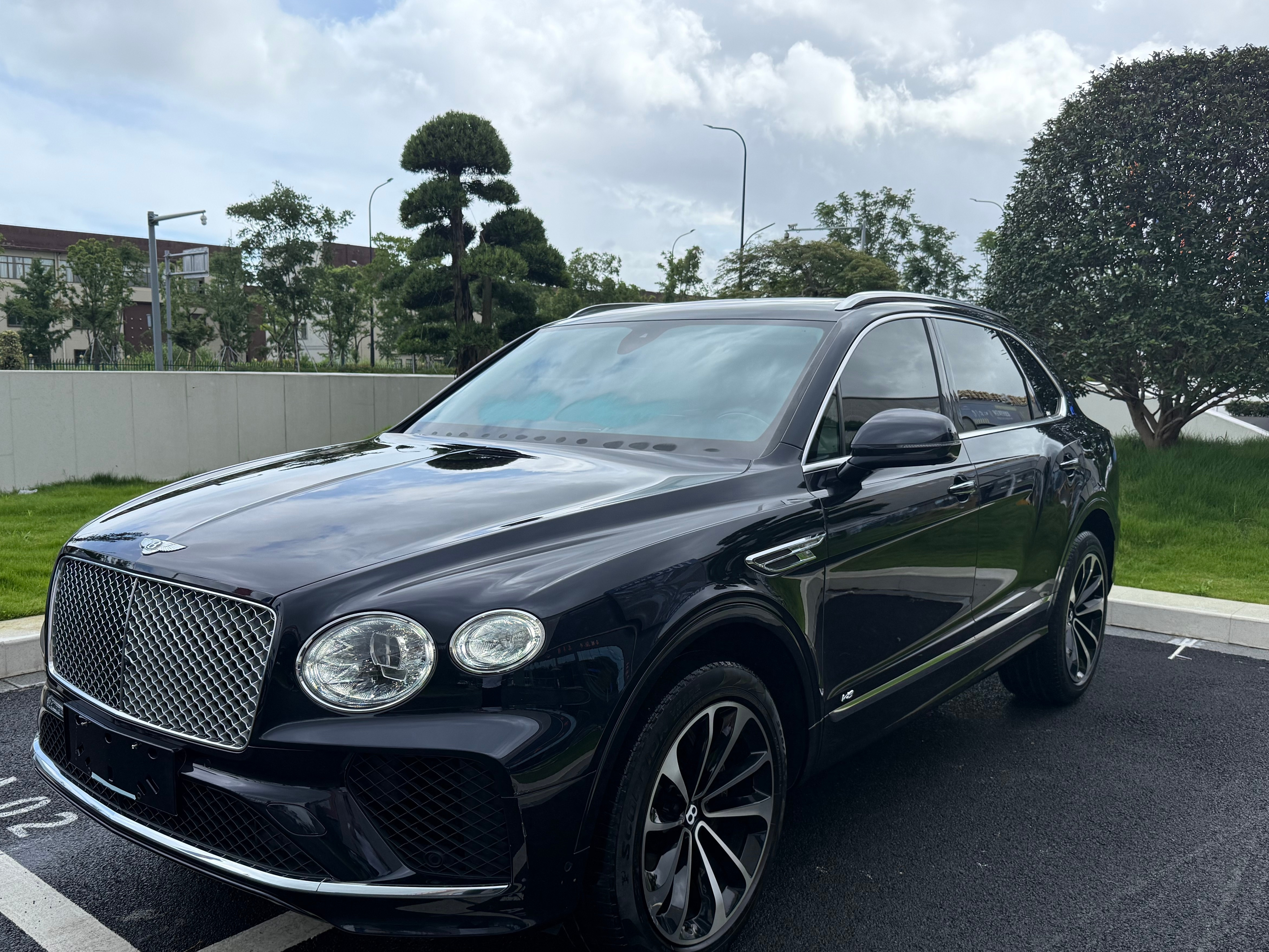 宾利添越210几万香不香，原漆0事故➕隐形车衣