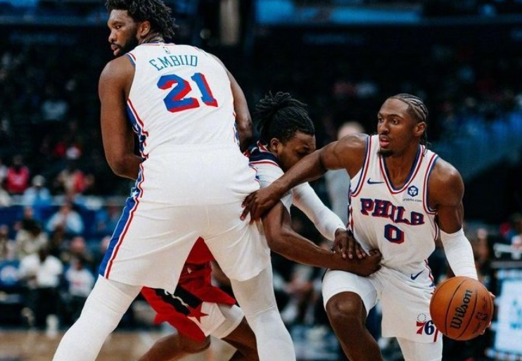 19分大逆转+三度末节翻盘！76人无乔治恩比德仍4胜0负，东部第一背后藏何秘密？