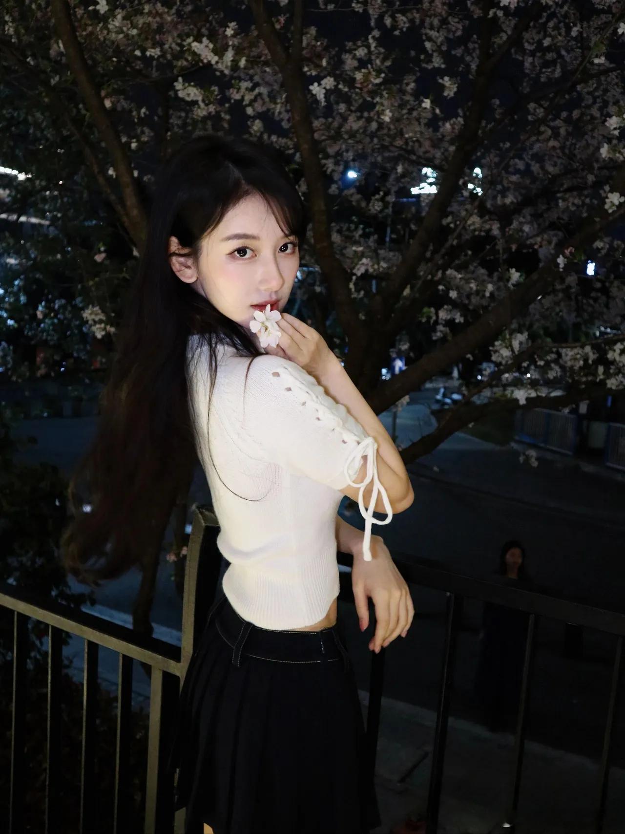 我相信宿命论人类没有自由意志一切都是大爆炸开始就预设好的