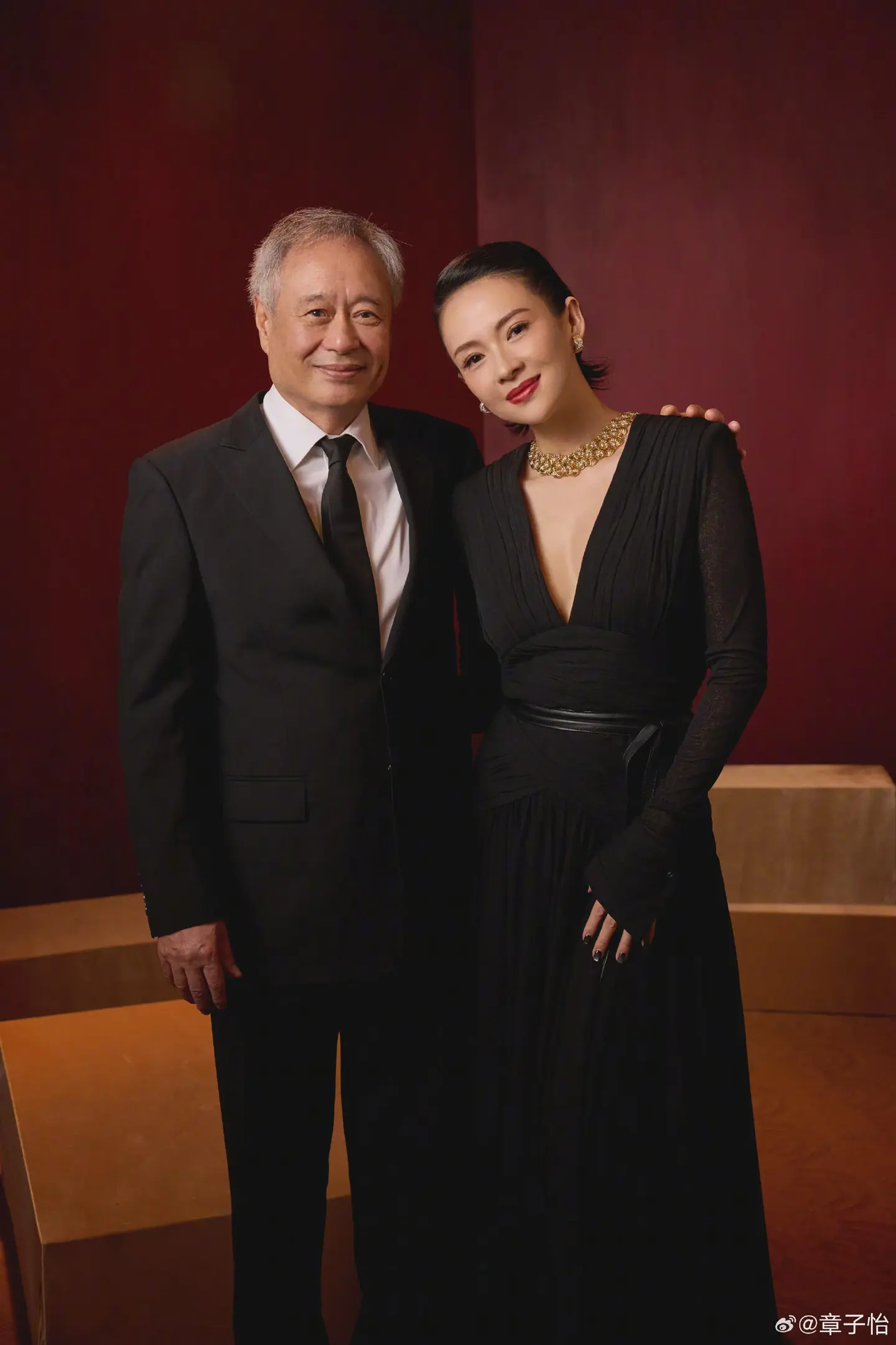 章子怡母亲节发长文，称自己内心有些失落，好像第一次见章子怡这么感慨，文笔真好写得