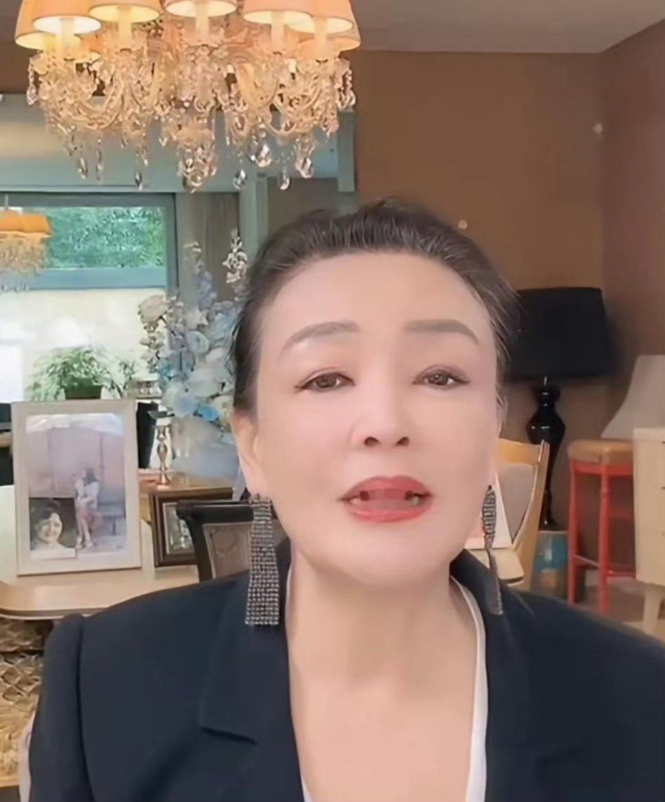 马筱梅一句“回台湾坐月子”，把两岸户籍的暗礁掀到热搜。我去年帮表妹跑过同样流程：