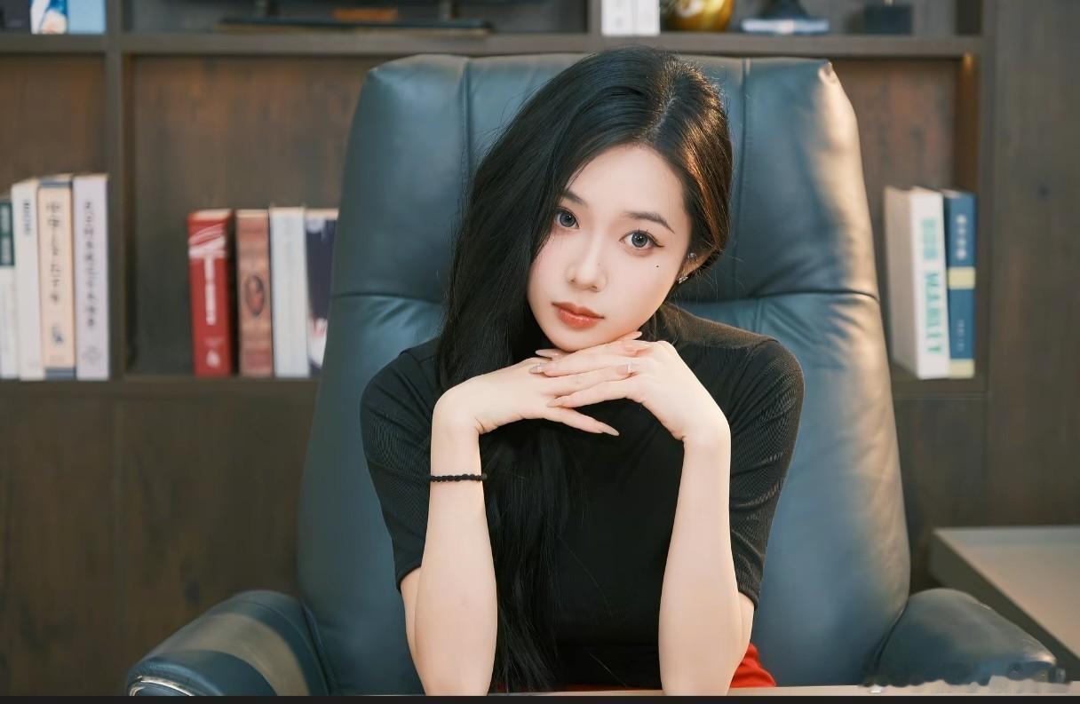 气质穿搭小姐姐