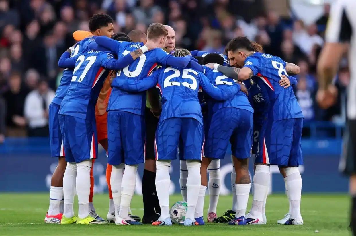 切尔西解雇罗森尼尔罗森尼尔是如何被更衣室大佬给干掉的？因为罗森尼尔太弱了，资历