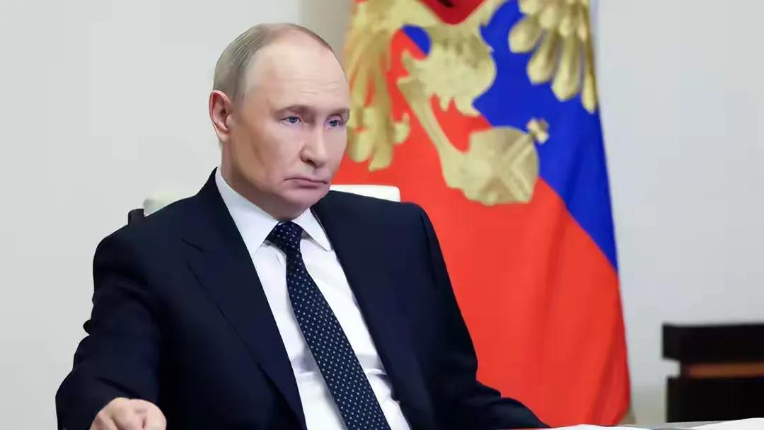 俄罗斯最恨的，不是美国德国，而是那个两百年里，专挑它最想要什么、最怕什么，然后精