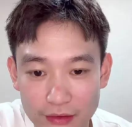 刘丁硕就是一个“大漏勺”！刘丁硕在直播间说:大家叫莎宝，我也可以叫莎宝，我一般
