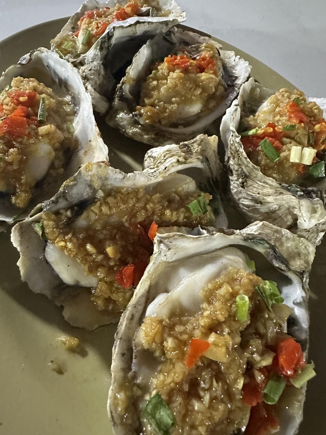 美食烤生蚝烧烤夜宵吃什么生蚝