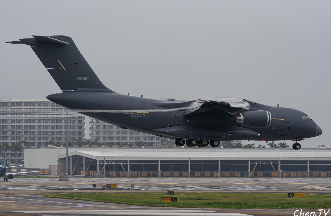 Y-20B在HAK大图。