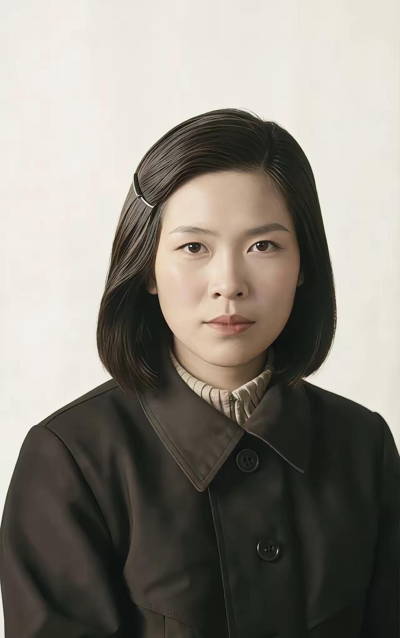 贺子珍，井冈山上第一位女红军。巾帼不让须眉，他是井冈山第一个使用双