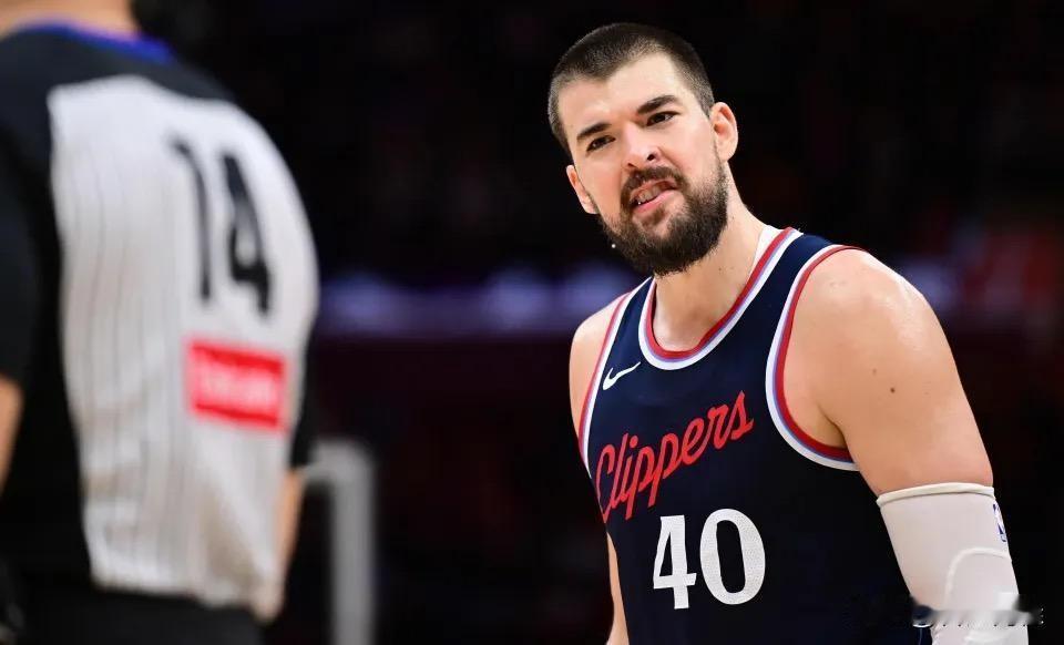 快船两笔交易是否提升？？？1祖巴茨+保罗=马瑟琳+沃克+首轮+互换首轮1