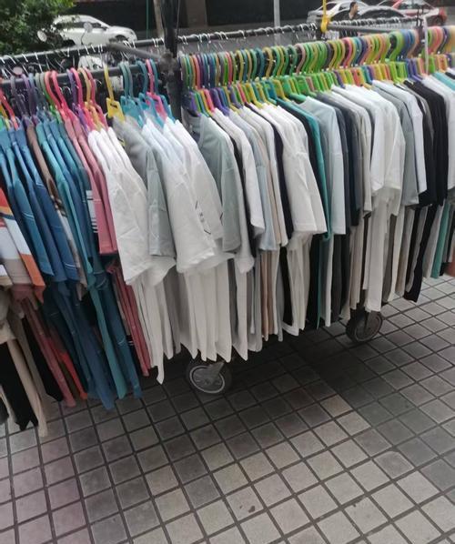 6000块的衣服，最后只花了60？别信什么天上掉馅饼，那是商家在给你下套。女