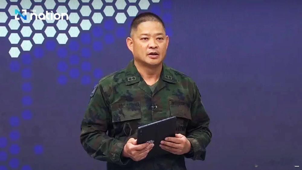 泰军发言人孔西里少将今天在简报会说，柬军从周六晚上10点起继续用BM-21火箭炮