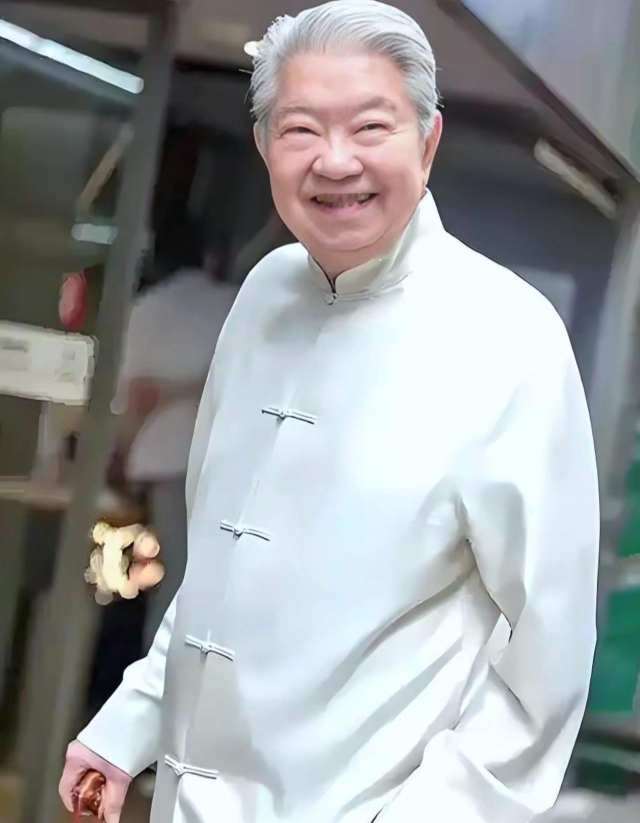 今天看到句话直接扎我心里：“养什么老啊，能自己动的时候根本不用人养，真到要人端屎