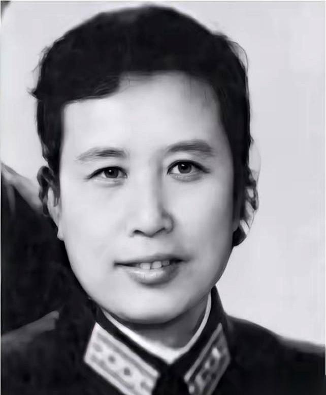 德国波恩，1978年。医生刚说完“手术很成功，明天就能下地走路了”，她还在巨大