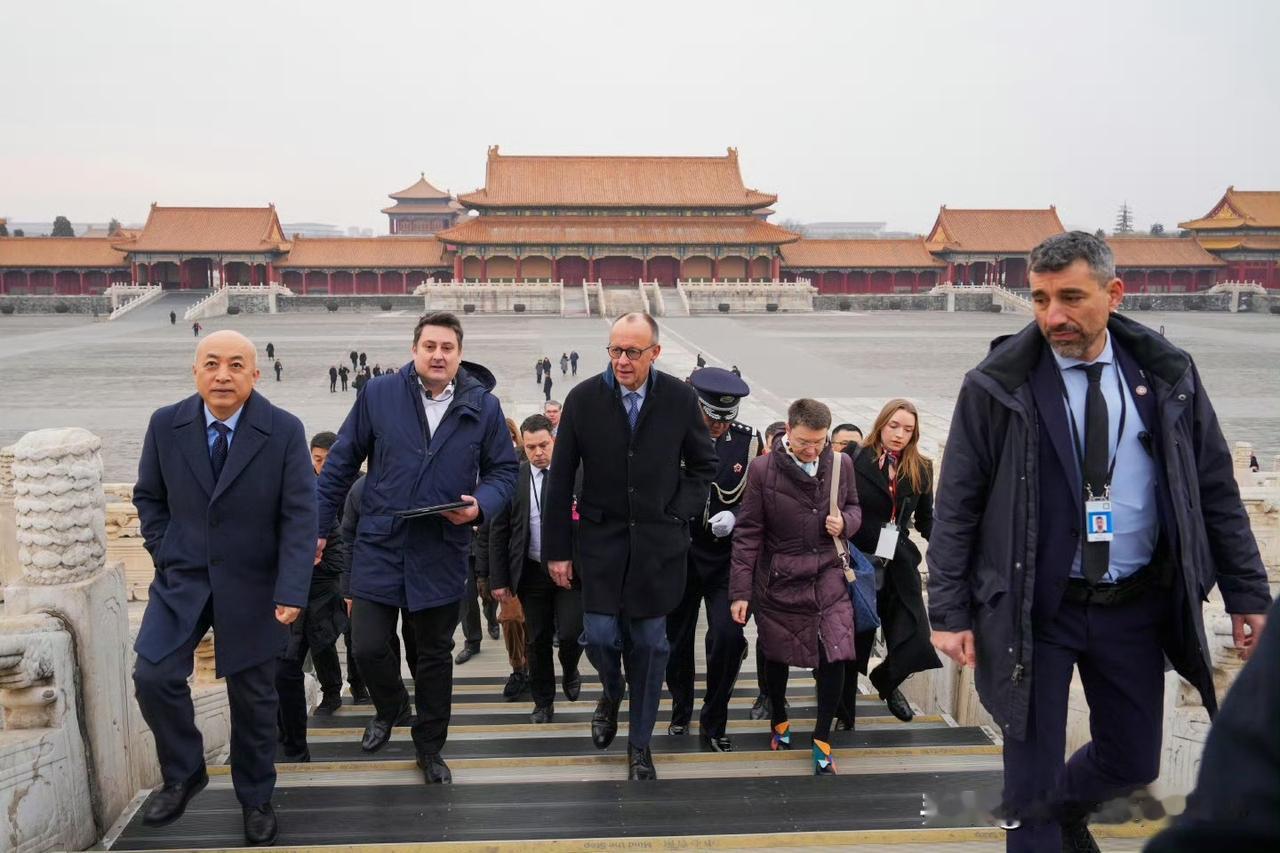 墨茨见识了什么是大国。参观故宫应该给他一定的震撼。