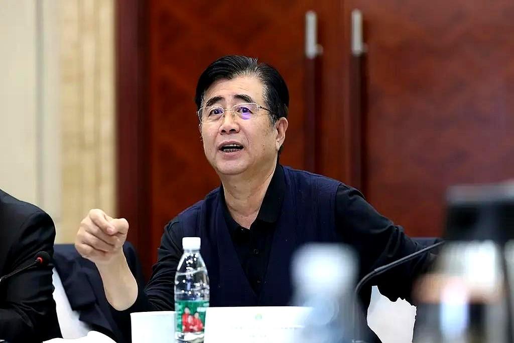 没人再提“退钱哥”了，中国足球的底子好像真不一样了。沈阳、长春、哈尔滨、呼和