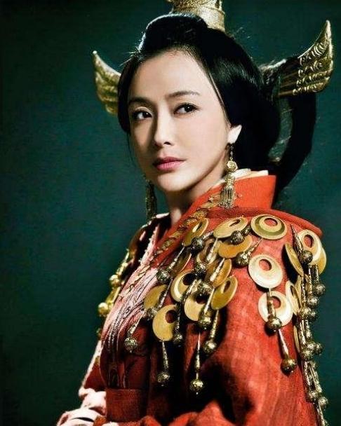 陈平为泄多年的怨气，下令将吕氏族人无论老少通通诛杀，吕后的妹妹吕媭被陈平用棍棒活