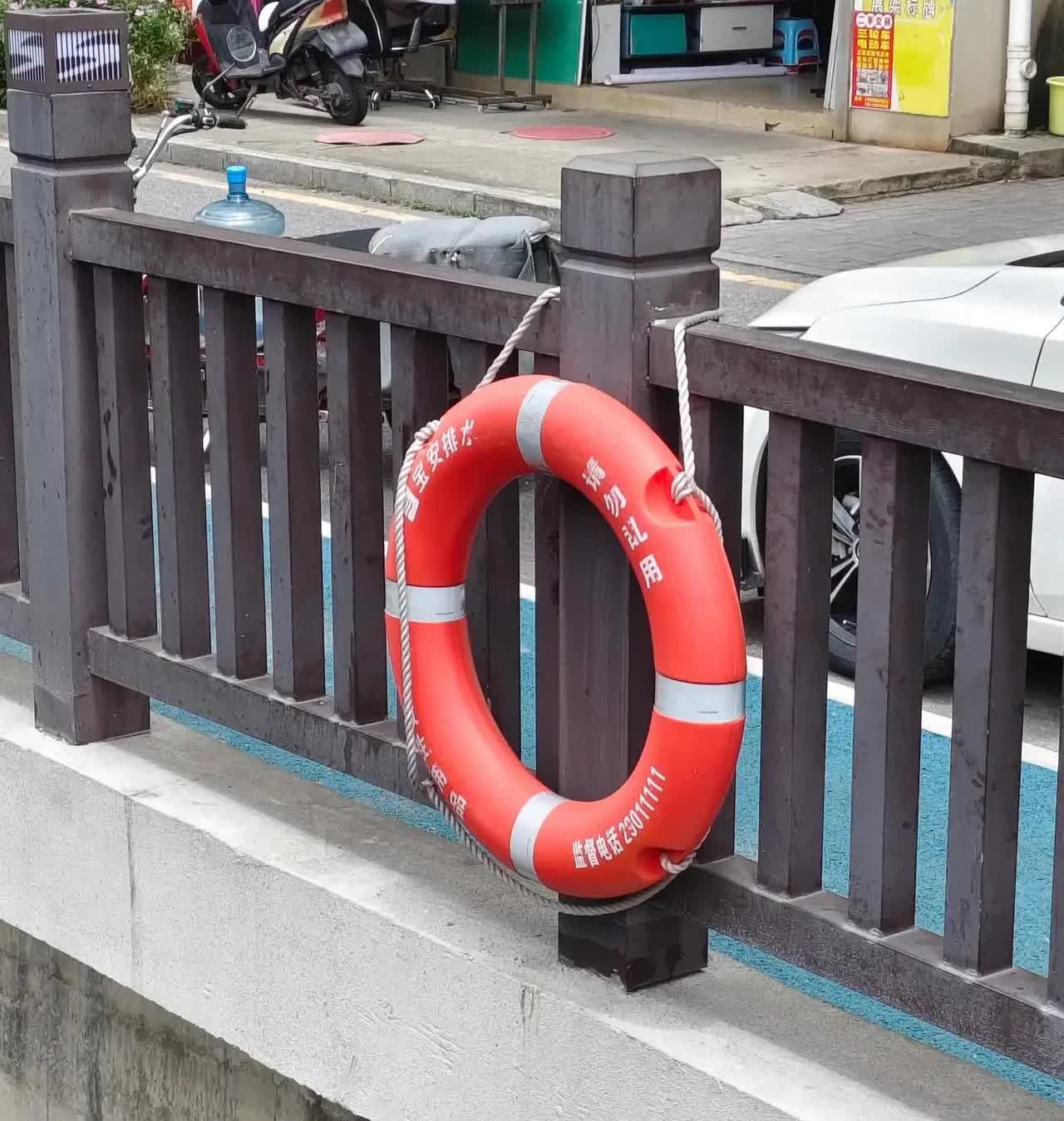东莞沉车女子生命永远定格在38岁人在水里飘了足足十五分钟，这十五分钟