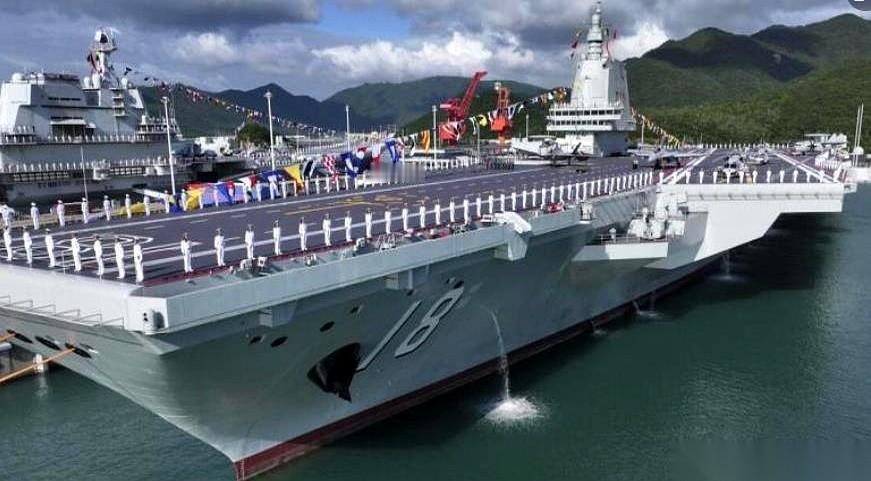 福建舰要去哪儿？一帮兄弟们喊着要去美国西海岸溜达，去英吉利海峡秀肌肉。说实话