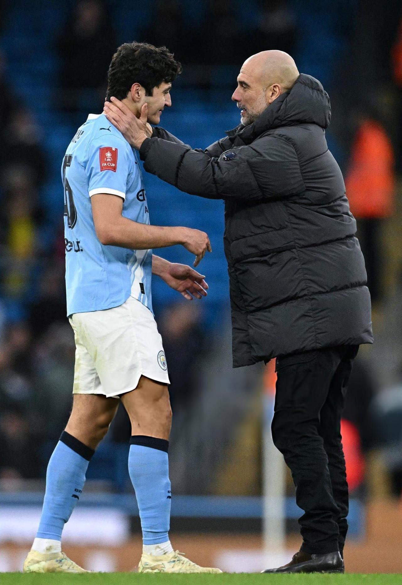 胡桑诺夫感谢瓜迪奥拉：“我非常感谢佩普（瓜迪奥拉）❤️。他花了很多时间单独指导我