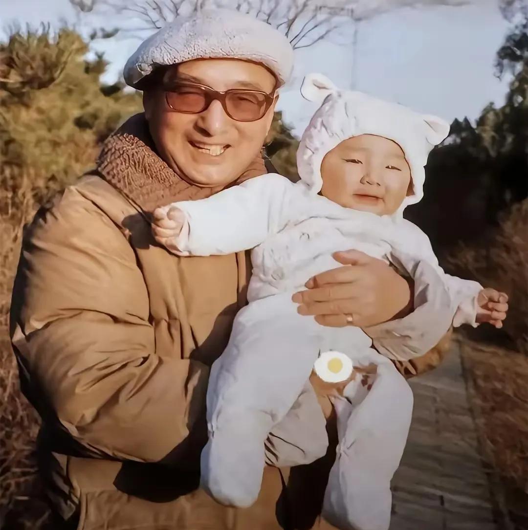 陈佩斯说，1989年，我爱人怀我儿子陈大愚，快要临产的前夕，她去医院做产检，那天