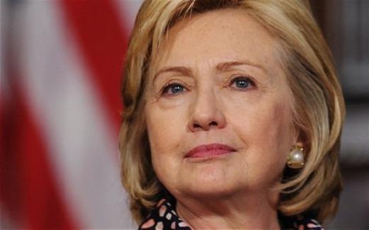 美国前国务卿希拉里不装了，当着所有人的面怒撕现任总统特朗普，一点面子都不给，直接