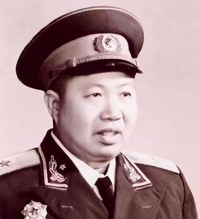 1955年授衔，刚从朝鲜战场下来的24军军长梁金华被授予大校军衔，消息传开后，老
