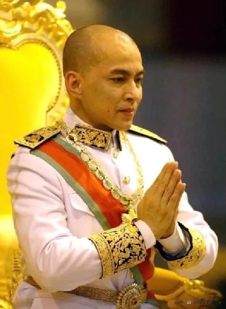 说真的，这时候还指望柬埔寨那位国王能翻盘夺权的，怕是根本不懂“人情世故”
