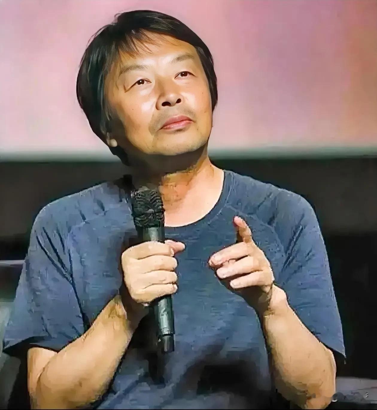 刘震云说的一段话：“看人不必复杂，记住一句就够：虚伪者热衷合群，真诚者偏爱独处