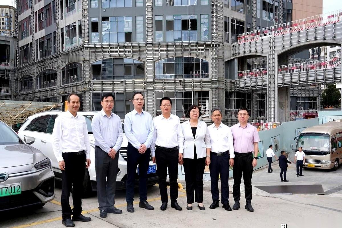 那个曾经画在集美的大饼，算是彻底凉了。人家中医院不往外跑了。回头，在自家那一