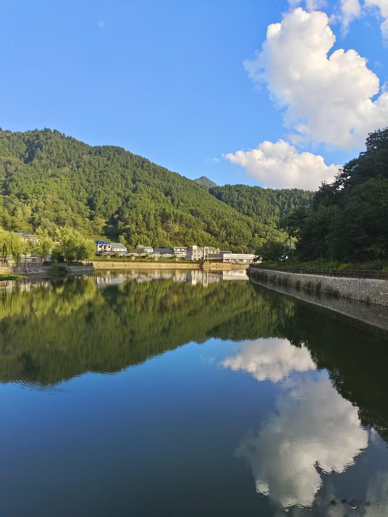 停掉了女儿所有的课外班结果...昨天我做了个大胆的决定停掉了女儿所有的课
