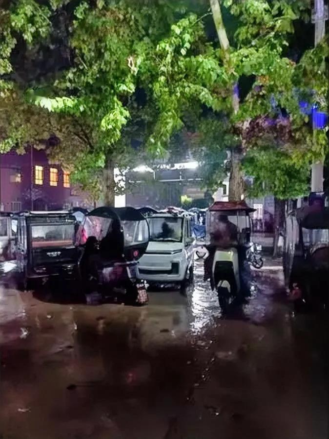 结婚13年，因800块打起来了！原因竟是交医保的事儿……表妹哭着说，妹夫