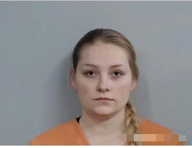 美国肯塔基大学拉拉队员垃圾袋闷死自己孩子，现在的女大学生这么无知的吗？这名啦啦队