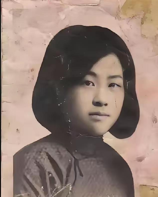1938年，20岁女地下党被4个特务跟踪三天，到哈尔滨客栈后发现无路可逃，她咬牙