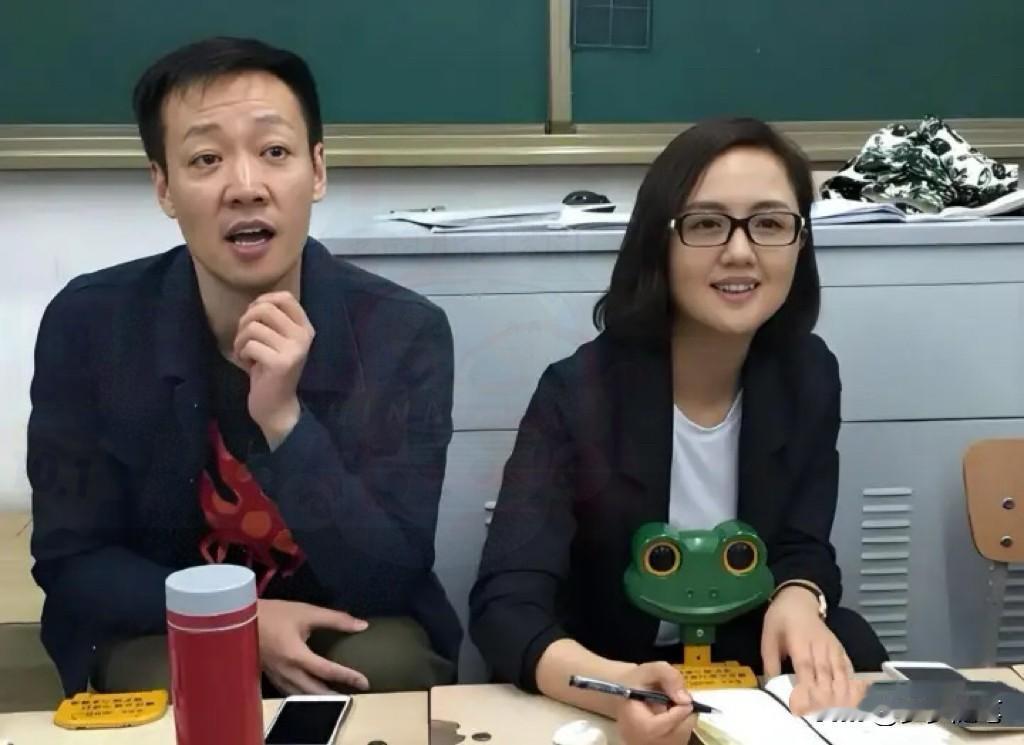 明眼人早就看出来了辛柏青这事儿，根本不是什么简单的伤心过度。分明是灵魂被生生